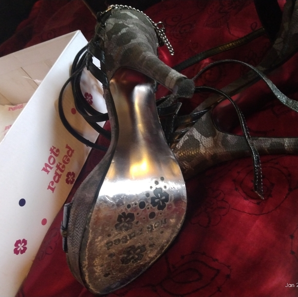 Not rated blk play games heels size 8 - Picture 6 of 11